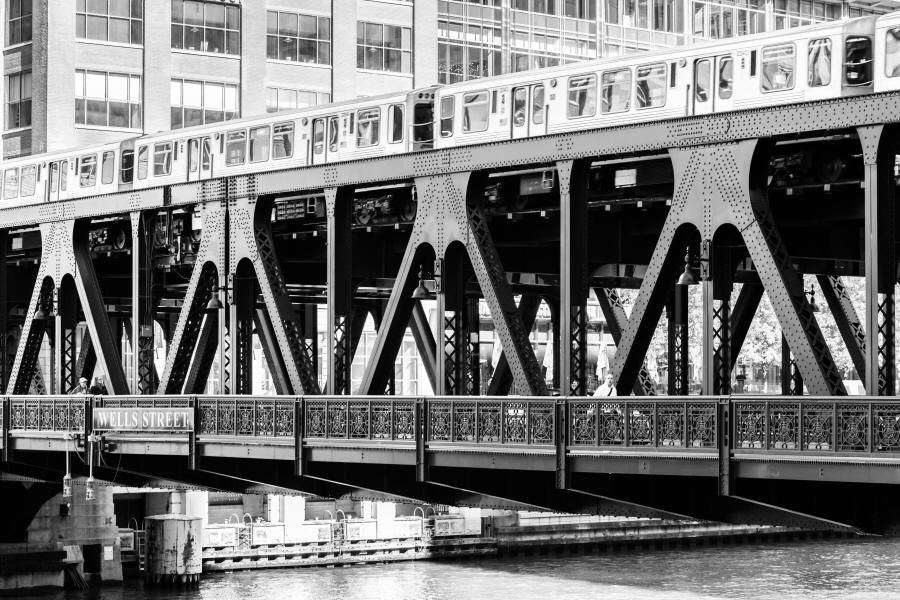 Photo of El Train Passing Over the Chicago River at Wells Street